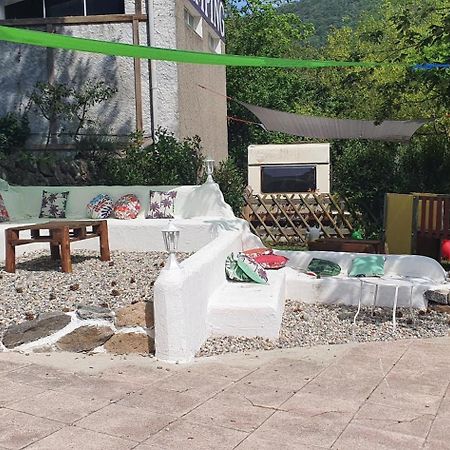 Camping Les Lavandes Darbres Extérieur photo